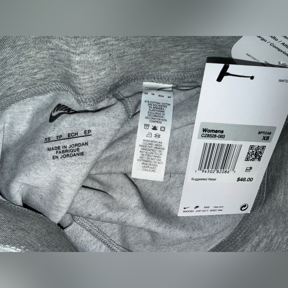 Nike Sportswear essential women’s high-waisted leggings XS - Picture 3 of 3
